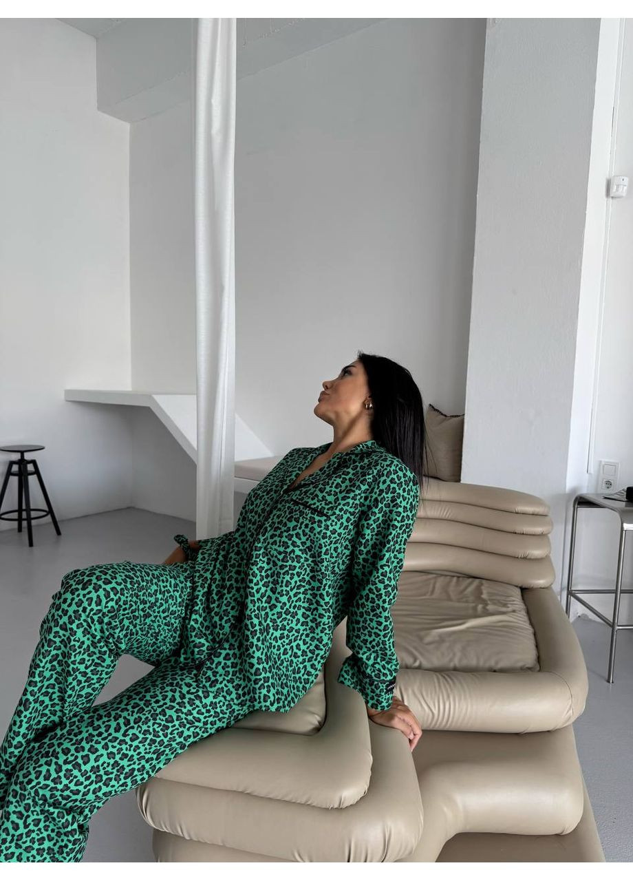 Зеленая всесезон женская пижама зелёная с леопардовым принтом рубашка + брюки Vital-Textile 1289