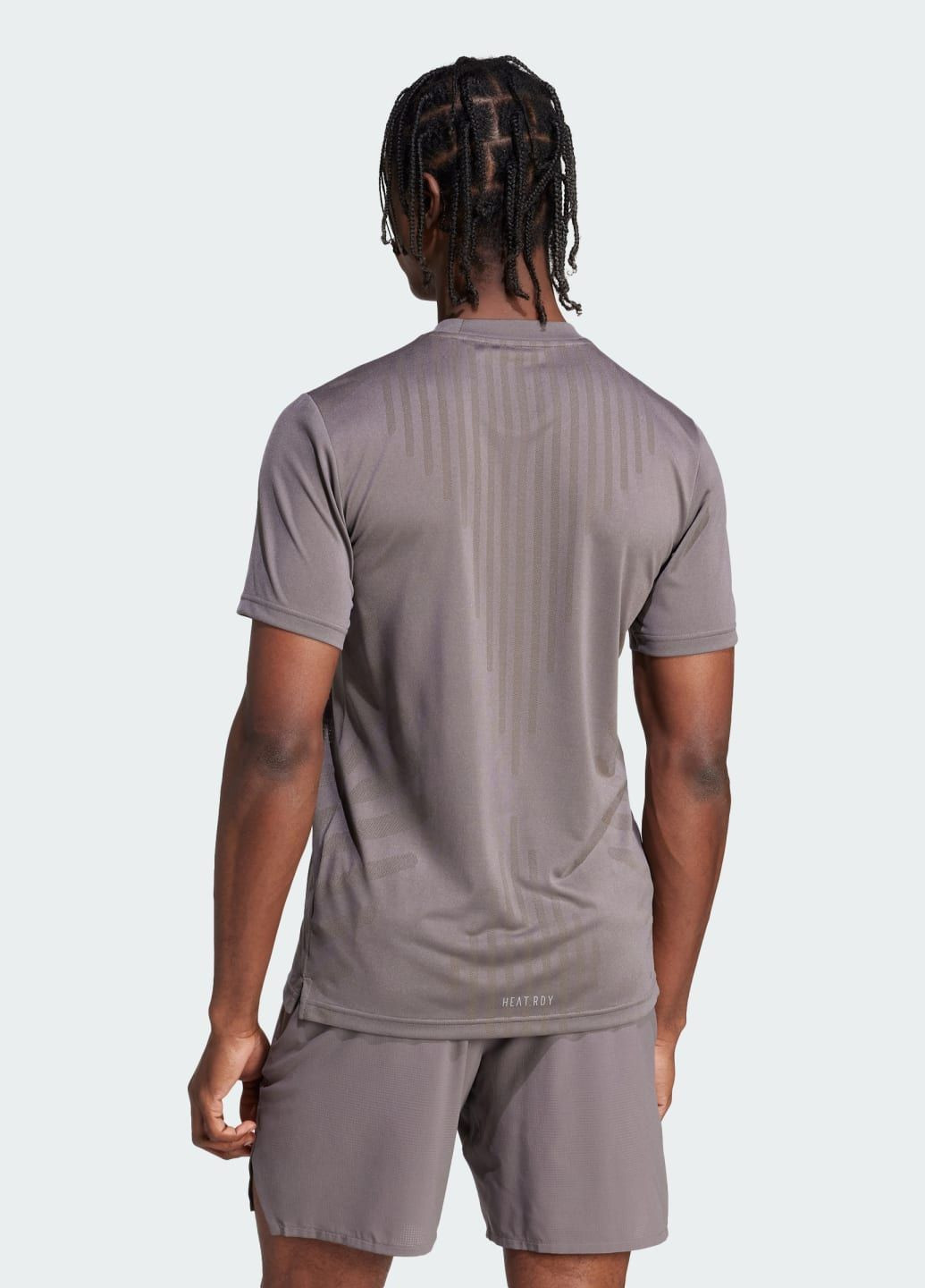 Коричневая футболка hiit airchill workout adidas