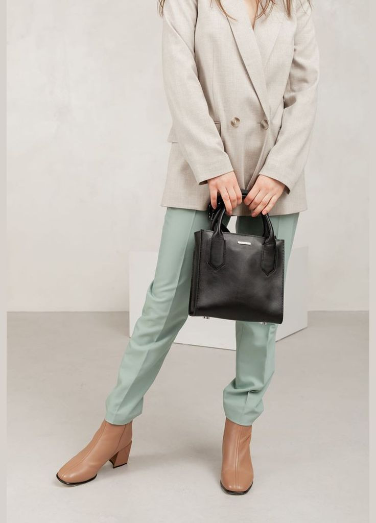 Кожаная женская сумка-кроссбоди черная (A-027157) BlankNote (327874186)