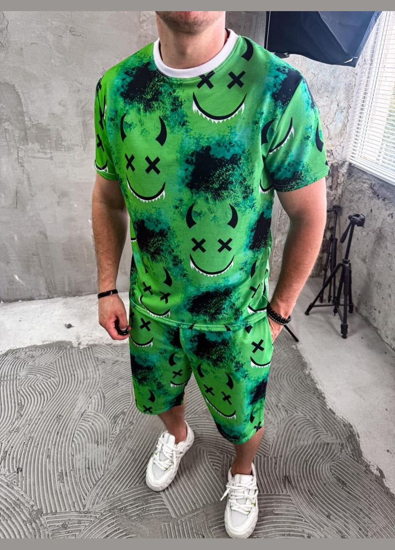 Зеленый мужской удобный летний костюм с ярким дизайном. No Brand (370960690)