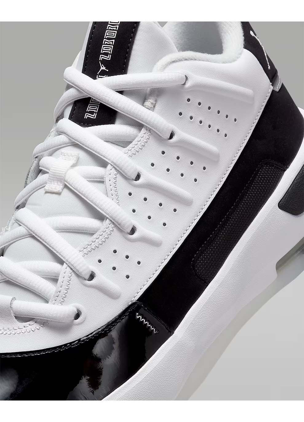 Білі Осінні чоловічі кросівки max aura 7 білий Jordan