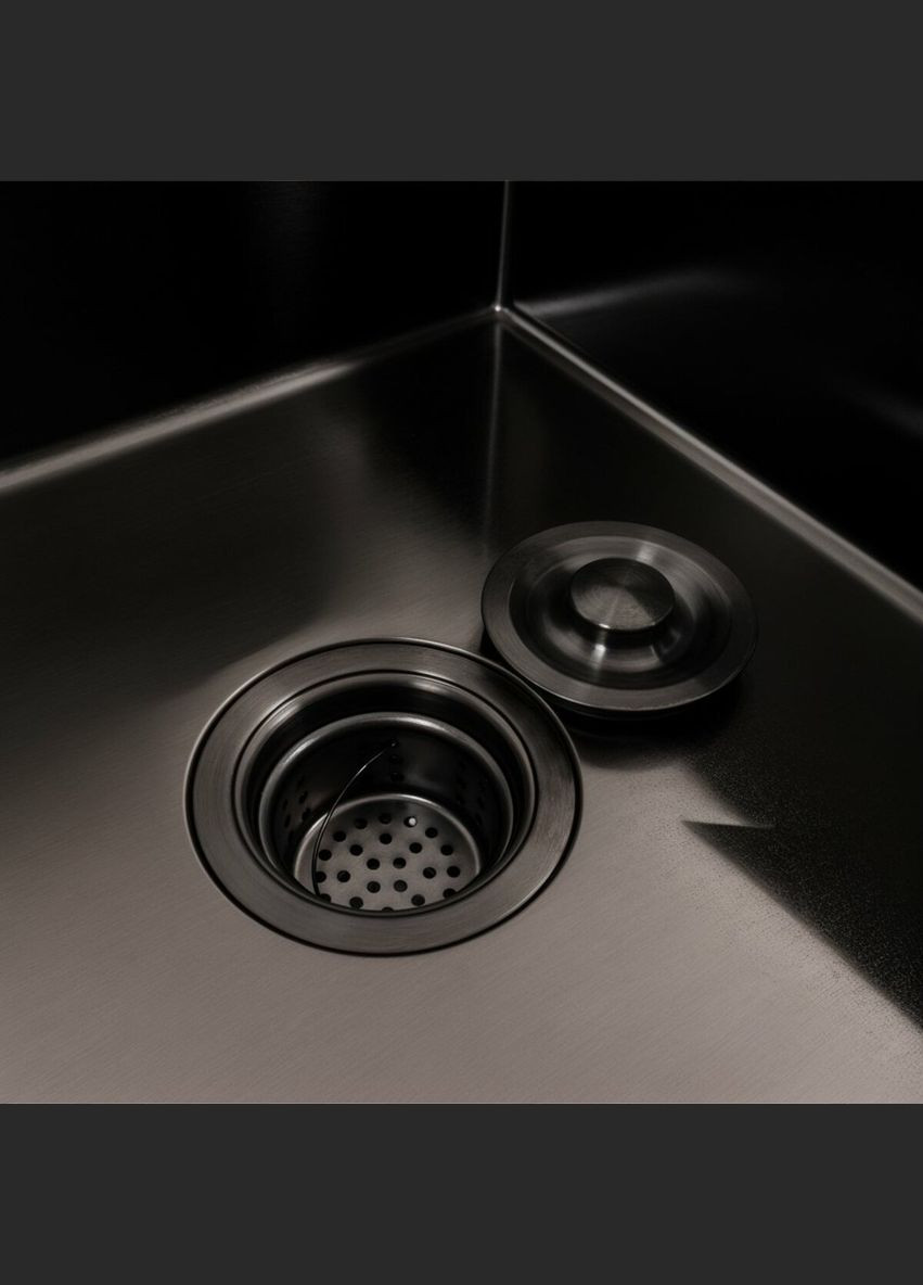 Кухонна мийка CM 65*50 L чорна PVD Handmade (круглий сифон 3,0/0,8) Valeso (336937516)
