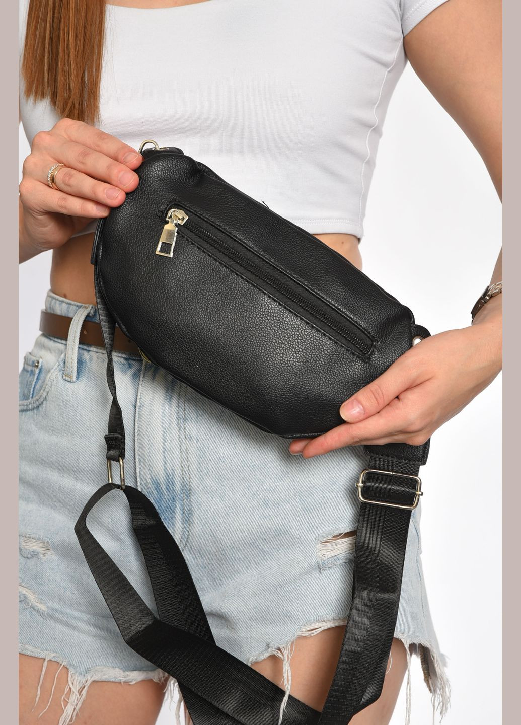 Бананка женская из экокожи черного цвета однотонная Let's Shop (302661408)