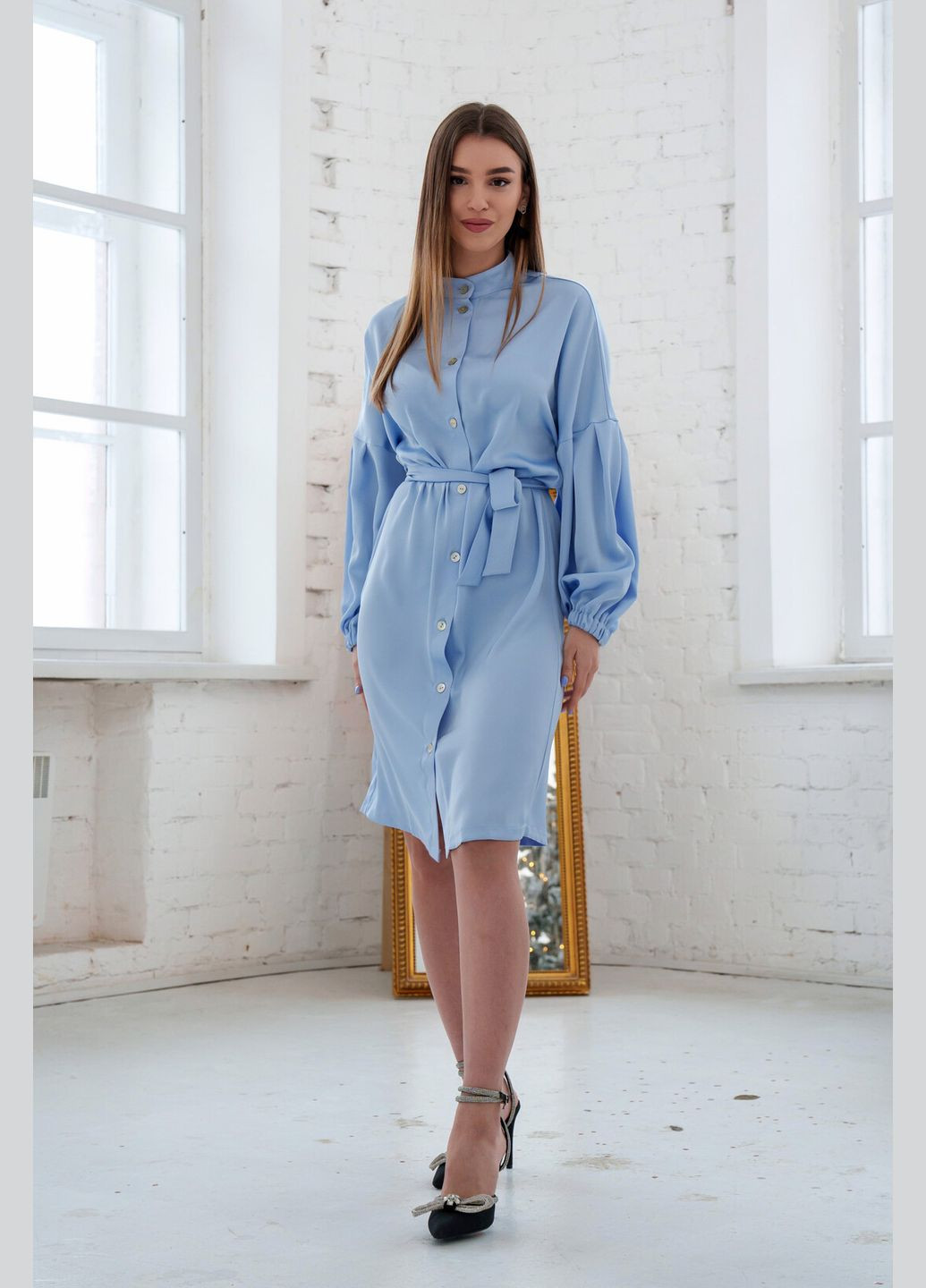 Голубое повседневный платье-рубашка из атласа с воротничком стойкой (су 1923) RiMari