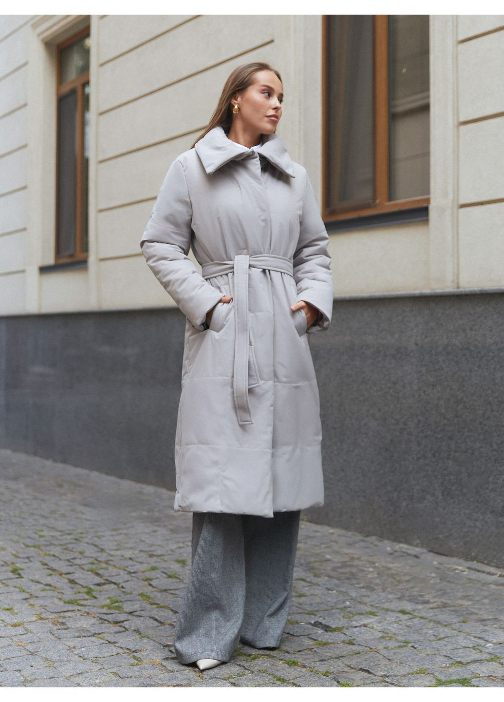 Светло-серая демисезонная пальто-куртка премиальная женская матовая водонепроницаемая пуховик из плащёвки Seventeen