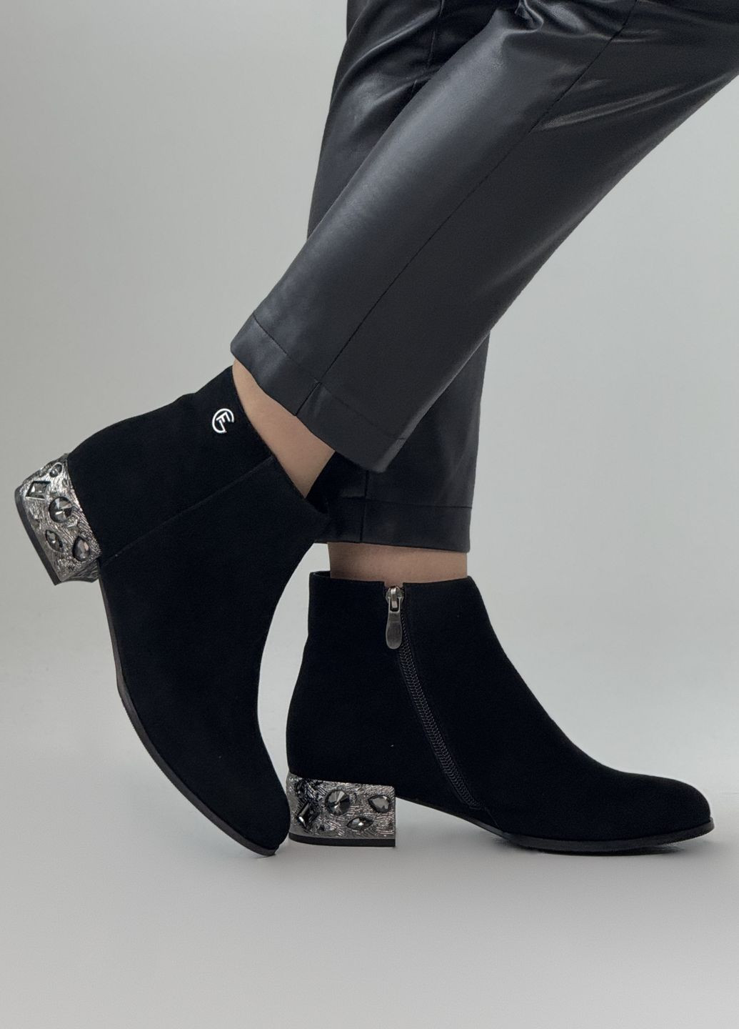 Осенние ботильоны женские замшевые Mea Balan из натуральной замши