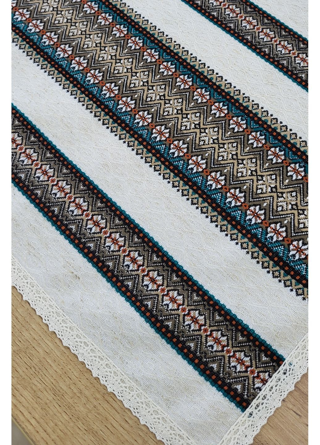Тканая льняная скатерть-ранер с кружевом "Морозная освежная" 650*1450 No Brand (369160868)