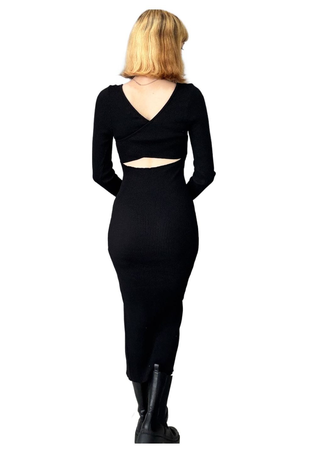 Черное платье Stradivarius