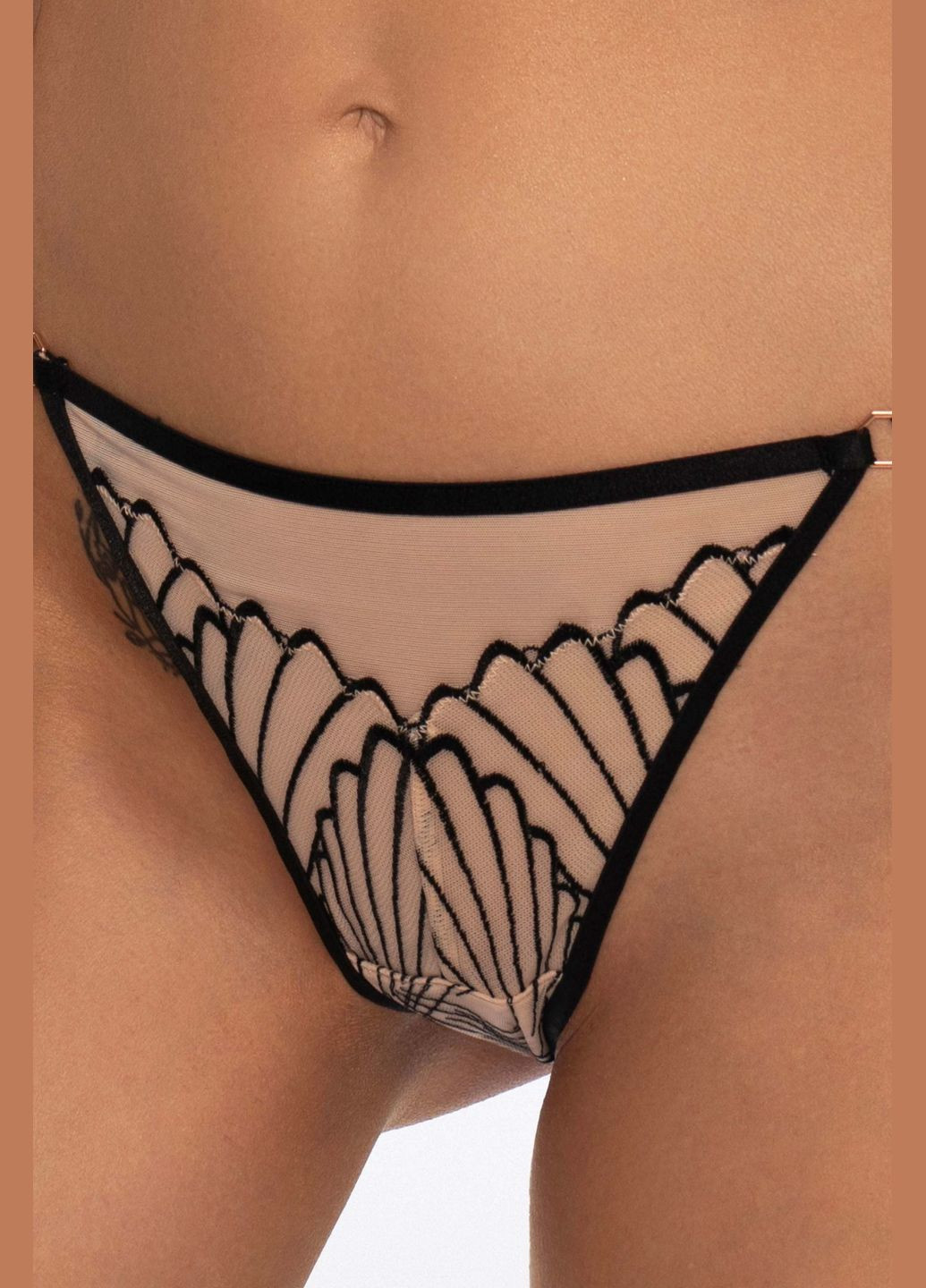 Трусики танга з мікросіткою Esotiq Nugat 41403 black/gold (301510635)