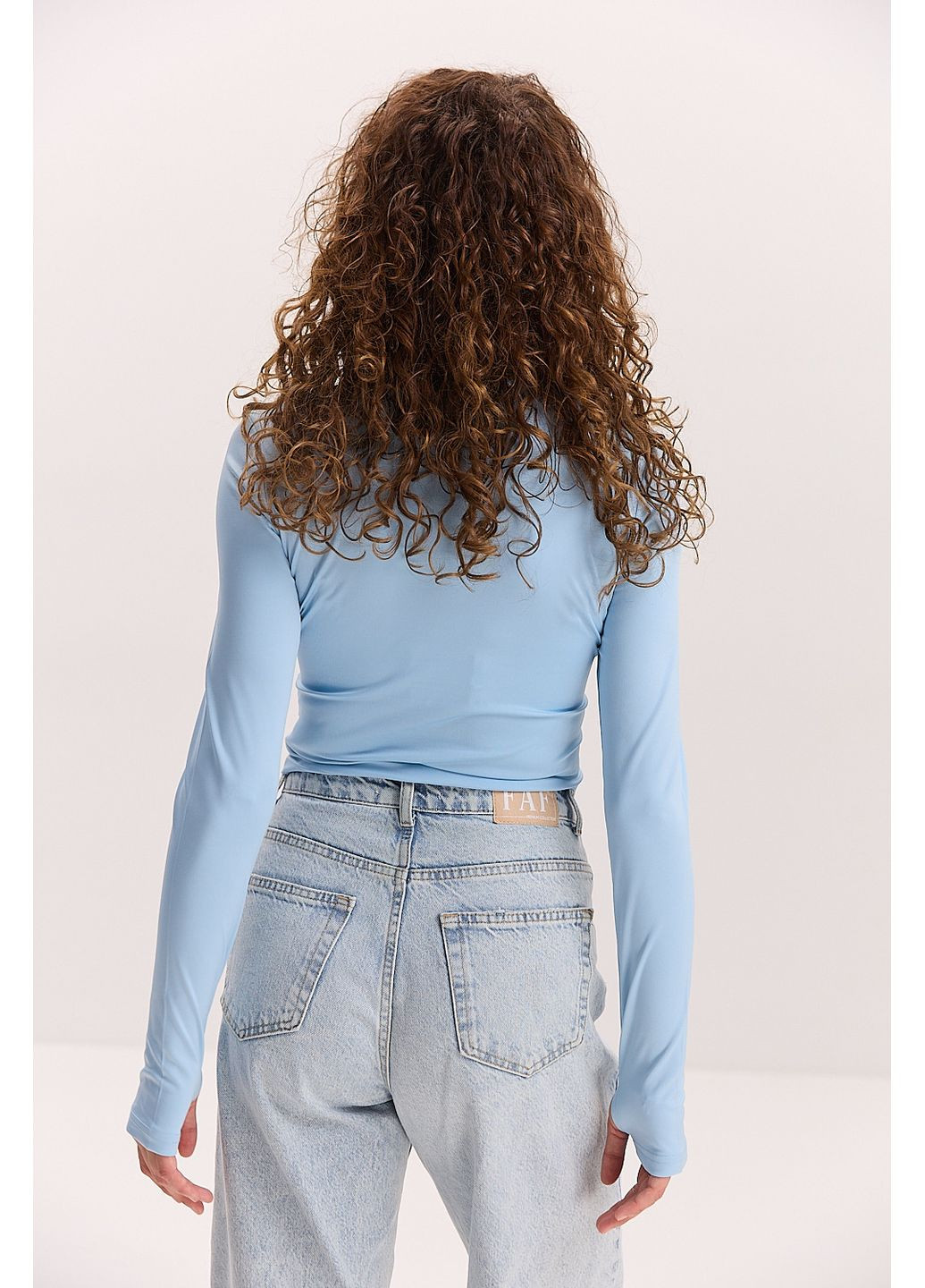 Кроп-топ синій з довгими рукавами з вирізом для пальця і фігурним низом Arjen (353306005)