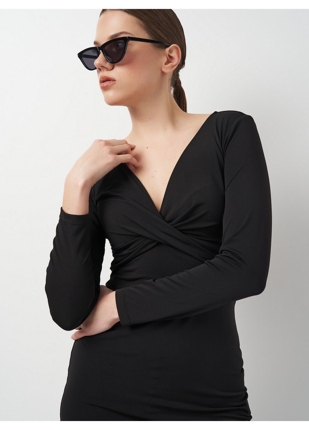 Черное деловое платье H&M