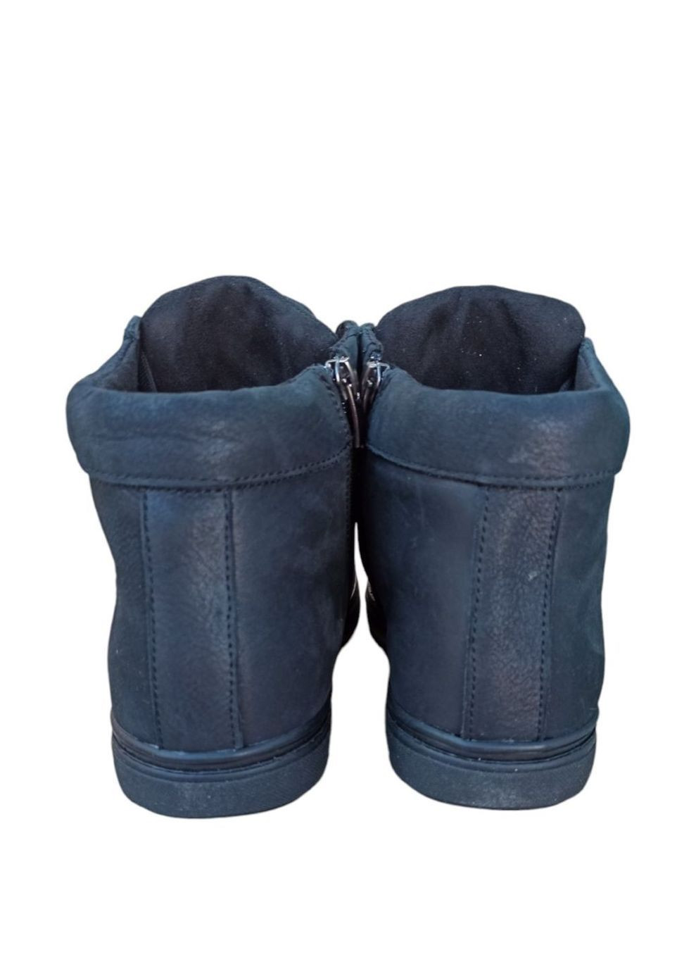 Черные зимние ботинки зимние Maxus Shoes