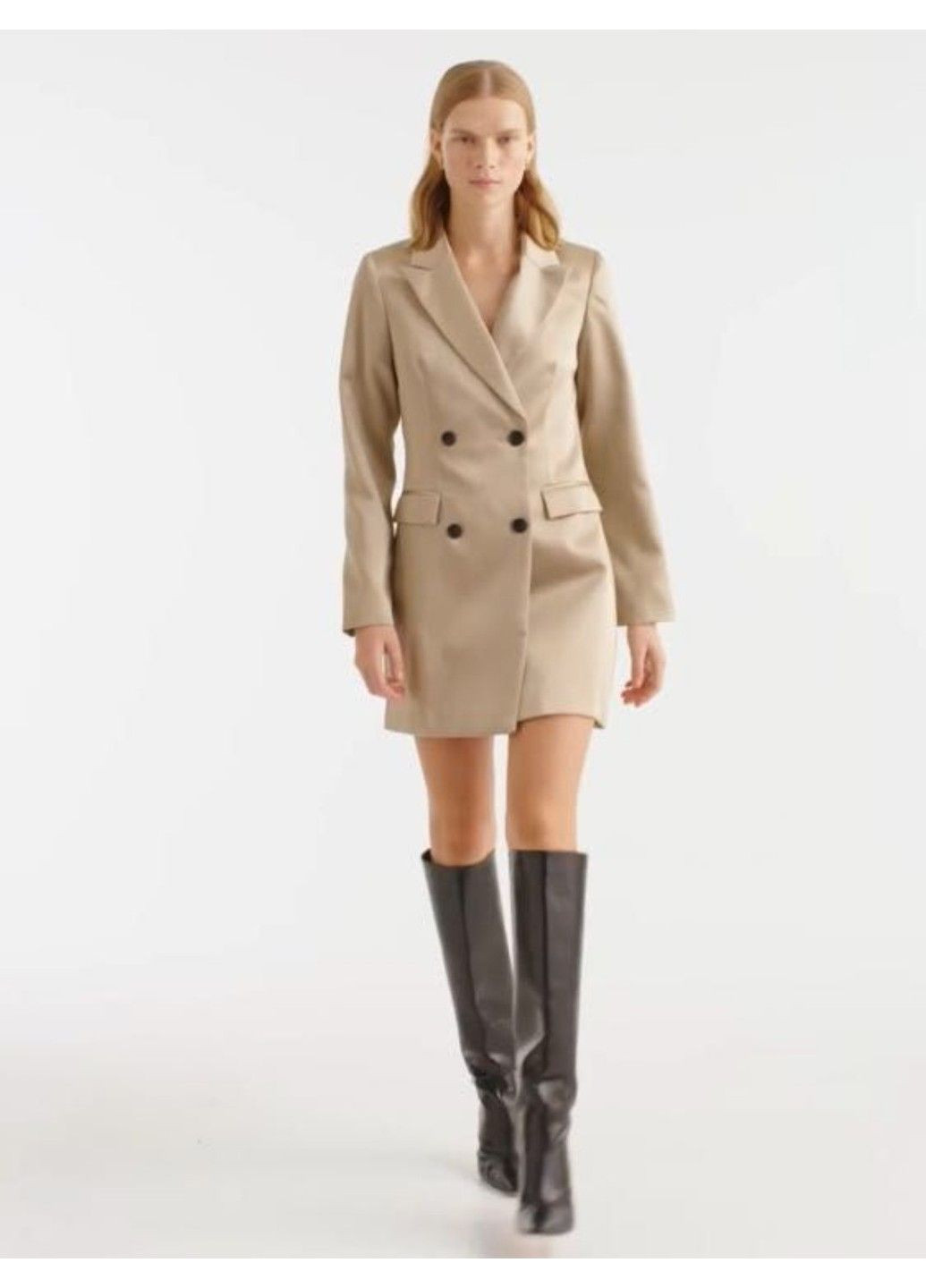 Светло-бежевое деловое женское атласное платье-пиджак н&м (56662) м светло-бежевое H&M