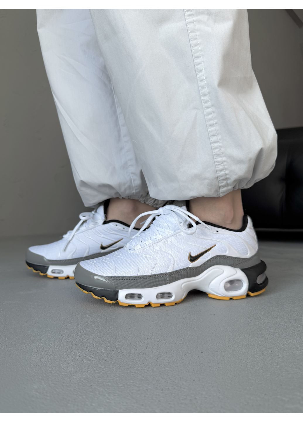 КРОССОВКИ ЖЕНСКИЕ NIKE AIR MAX TN WHITE / GRAY / ORANGE НАЙК АИР МАКС ТН No Brand белые демисезоны (368869593)