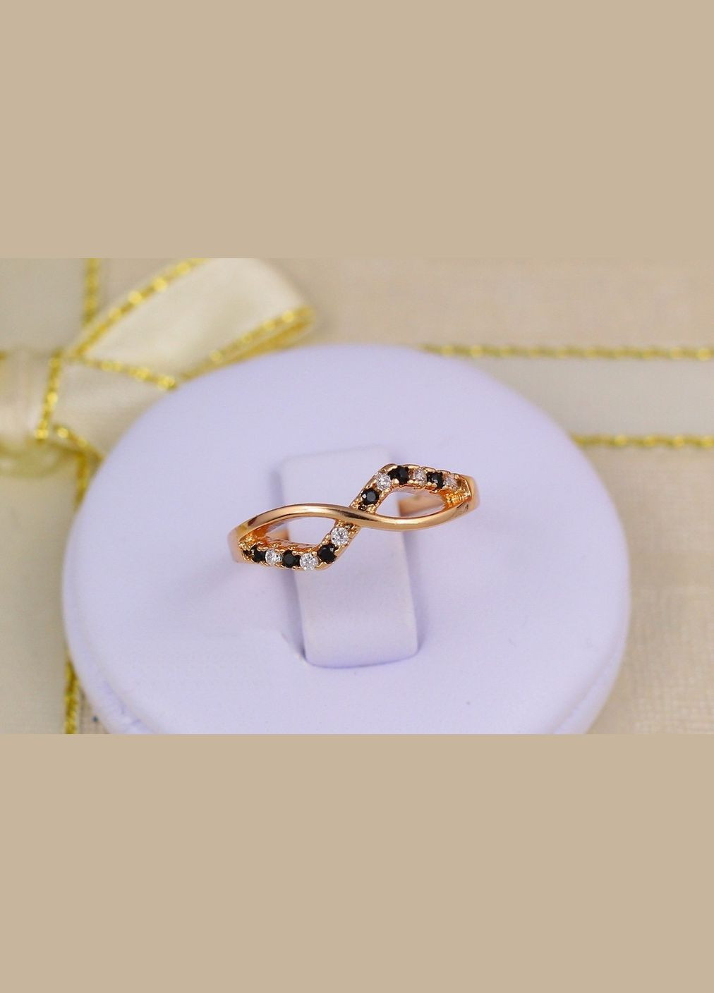 Кольцо бантик с черными камнями детское или фаланговое. Xuping Jewelry (317204500)