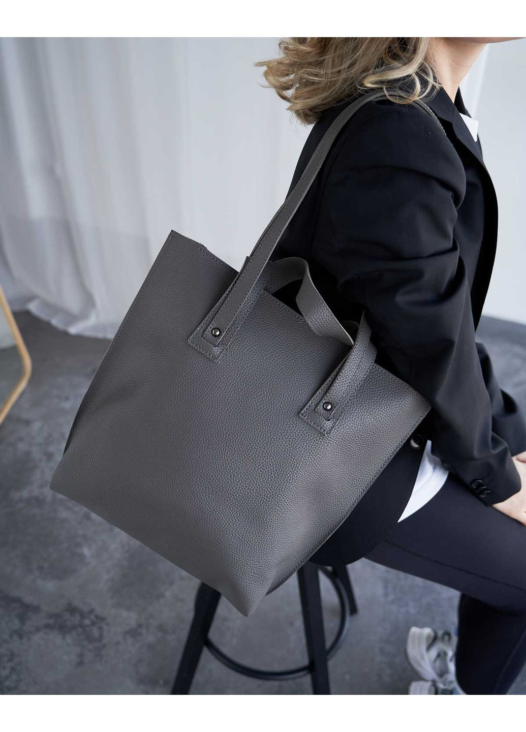 Жіноча сумка Мінді сіра екокожа молодіжна м'яка сумка на плече та в руках ProDobro (367264169)