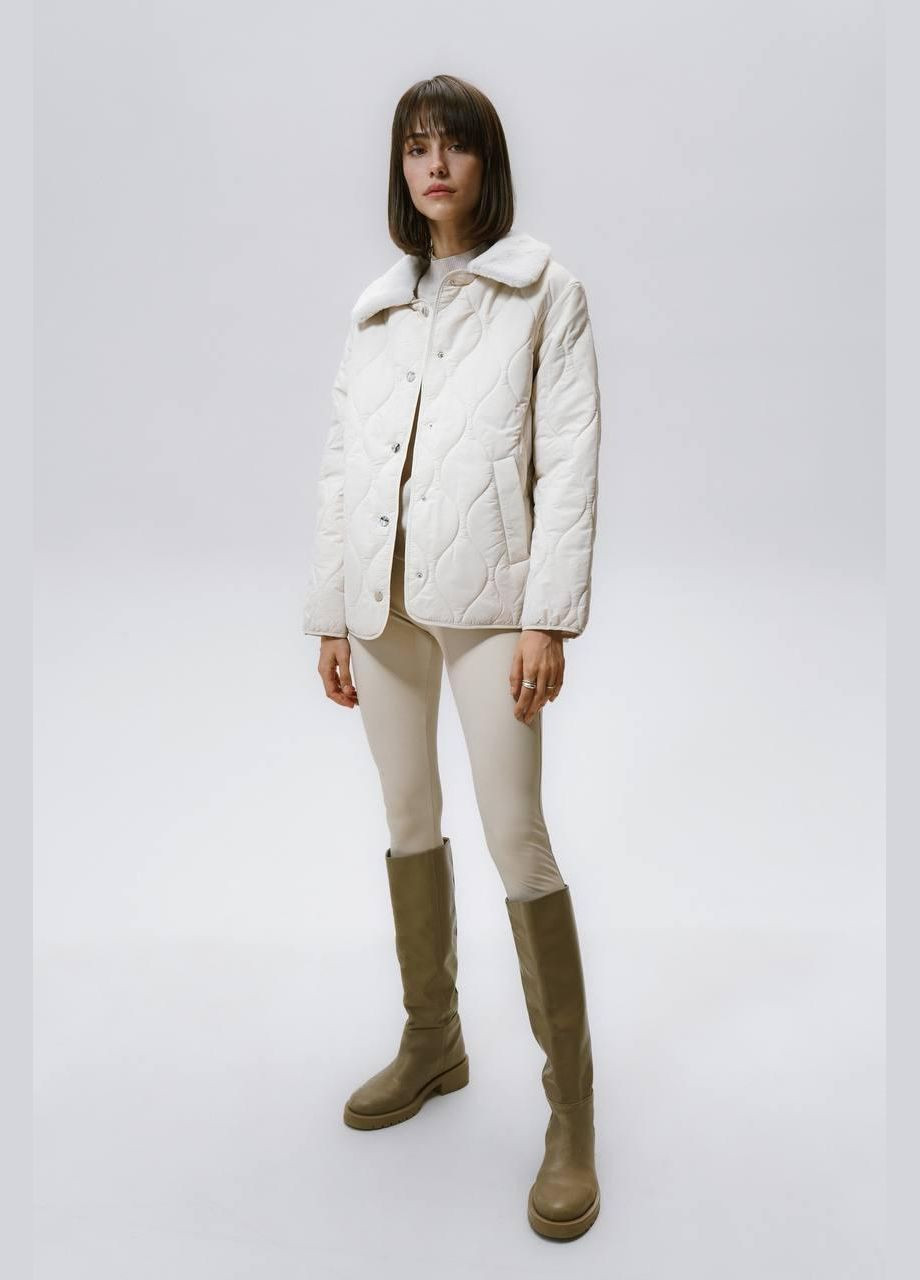 Молочная демисезонная куртка стеганная с меховым съемным воротником в молочном цвете куртка-пиджак AL