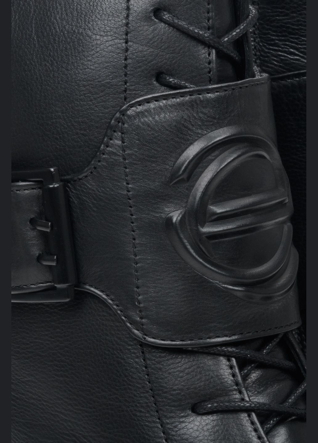 Зимние ботинки, цвет черный Estro