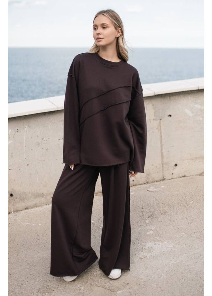 Костюм незвичного крою з відкритими швами Україна (357123510)