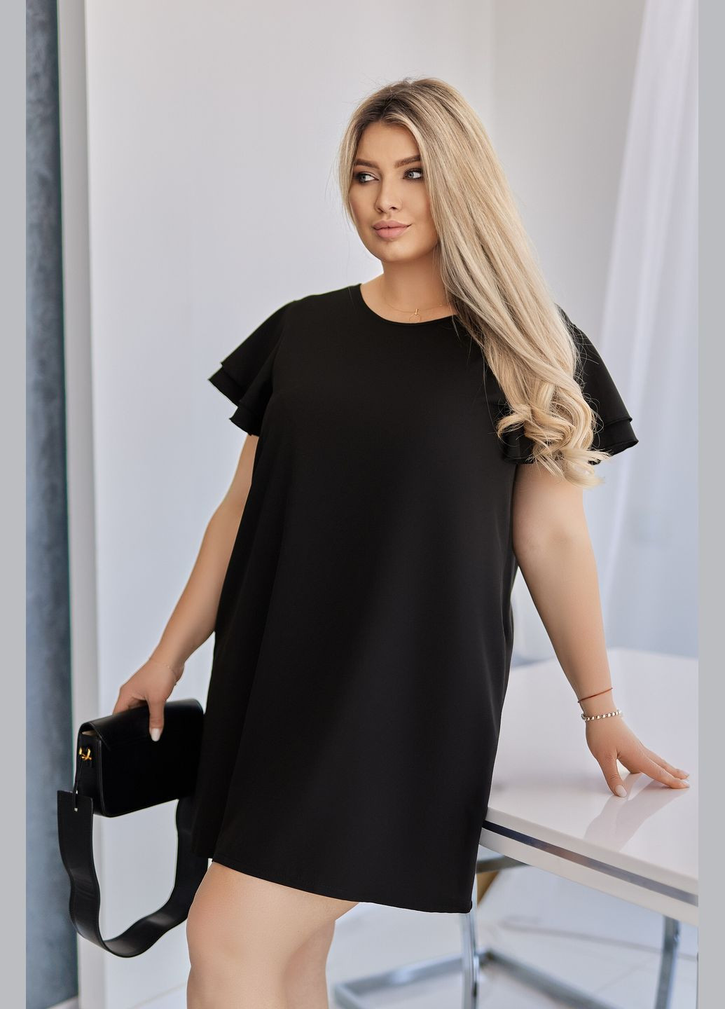 Черное кэжуал платье летнее с воланами на плечах Fashion Girl