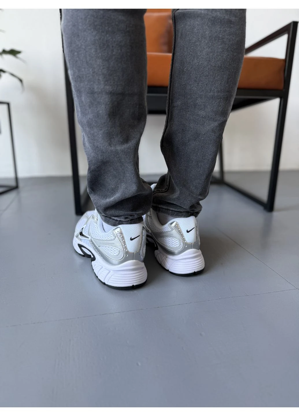 КРОССОВКИ ЖЕНСКИЕ NIKE ZOOM VOMERO 5 RNR WHITE SILVER BLACK НАЙК ЗУМ ВОМЕРО 5 БЕЛЫЕ No Brand белые демисезоны (392023855)