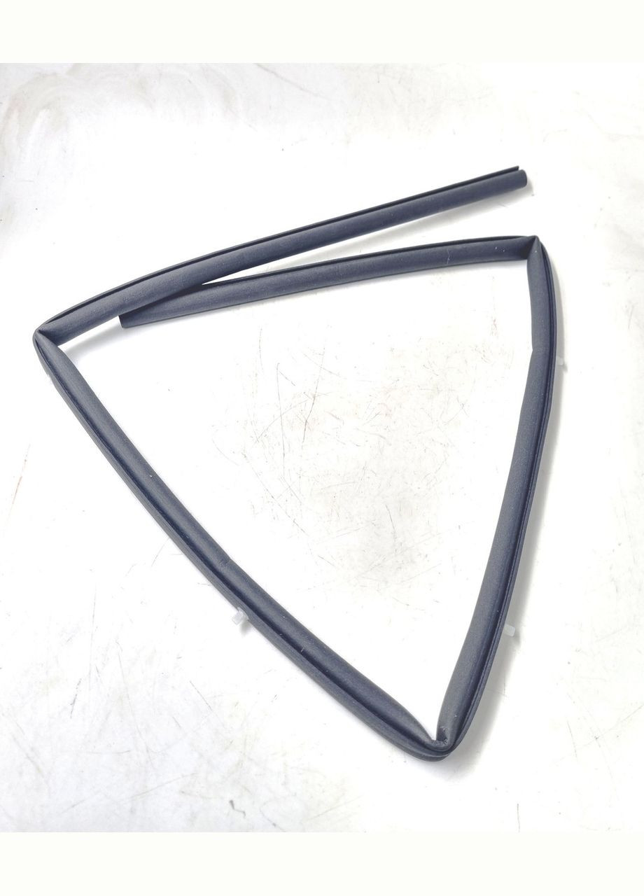 Ущільнювач капоту, оригінал OEM MR371437 Митсубиси Паджеро Спорт Mitsubishi (360504635)