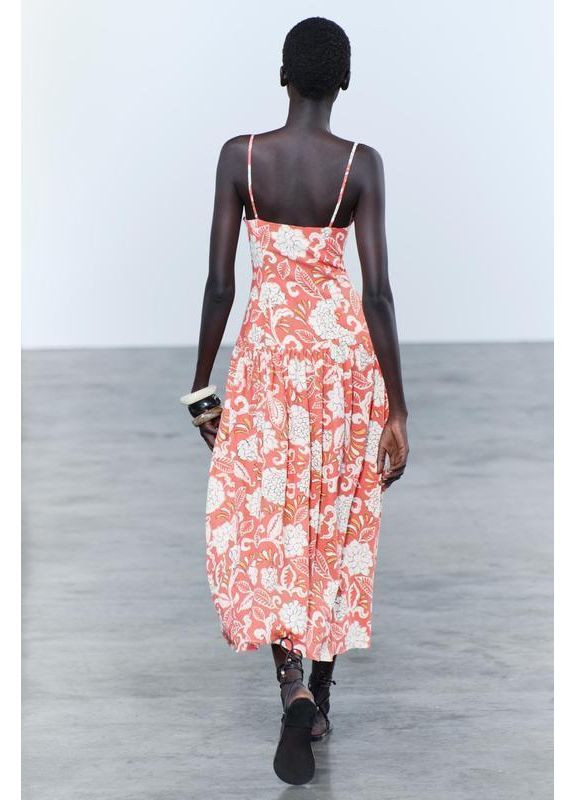 Розовое платье zw collection с принтом и бретелями Zara