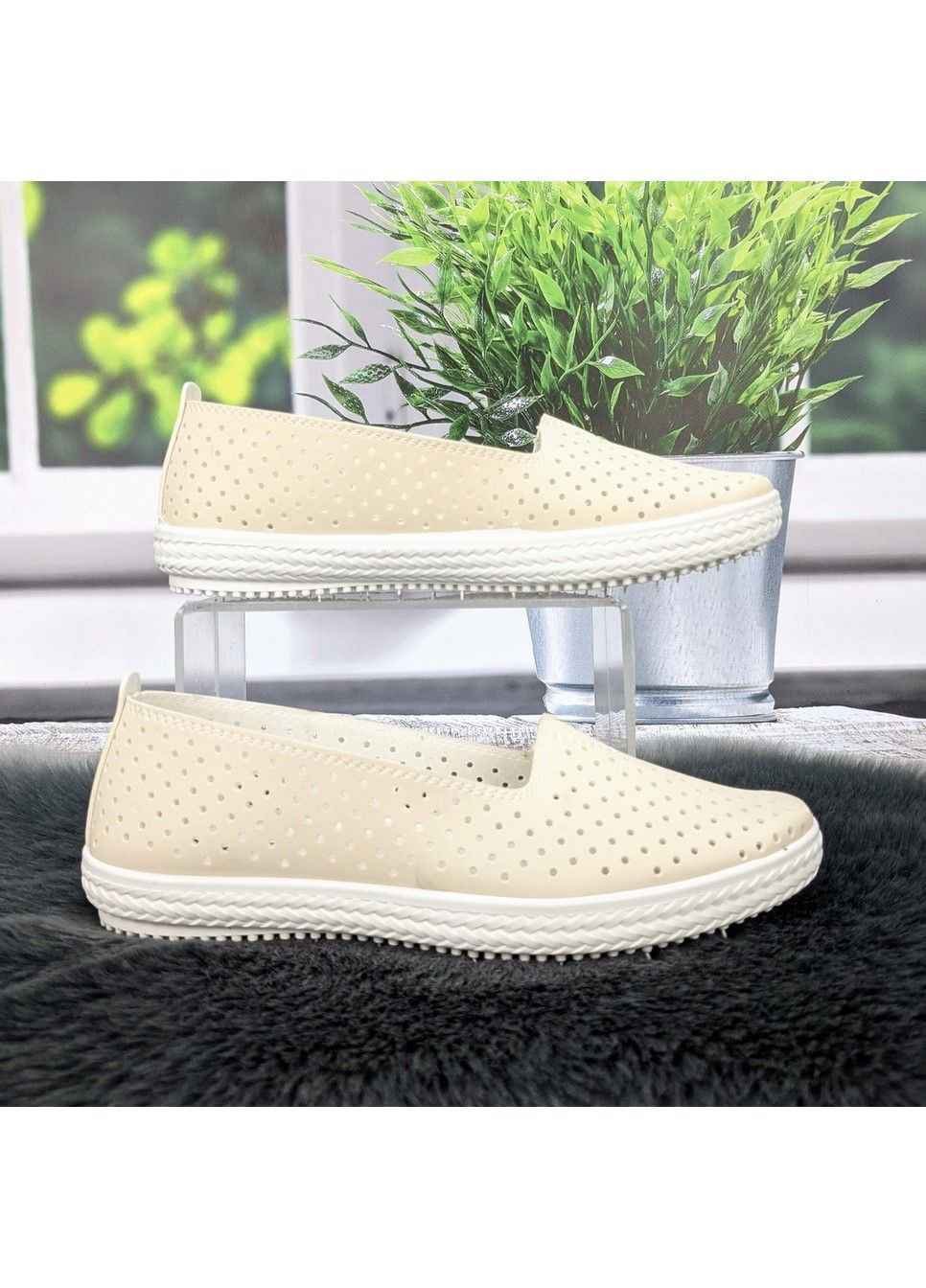 Сліпони жіночі бежеві перфровані Paolla (333760023)