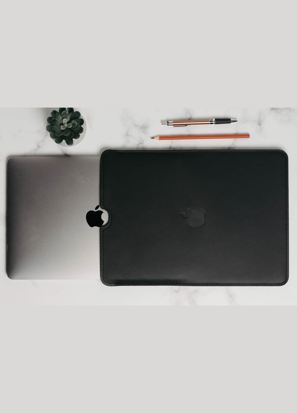 Кожаный чехол для MacBook FlatCase Черный Матовый 16 Skin and Skin (290850367)