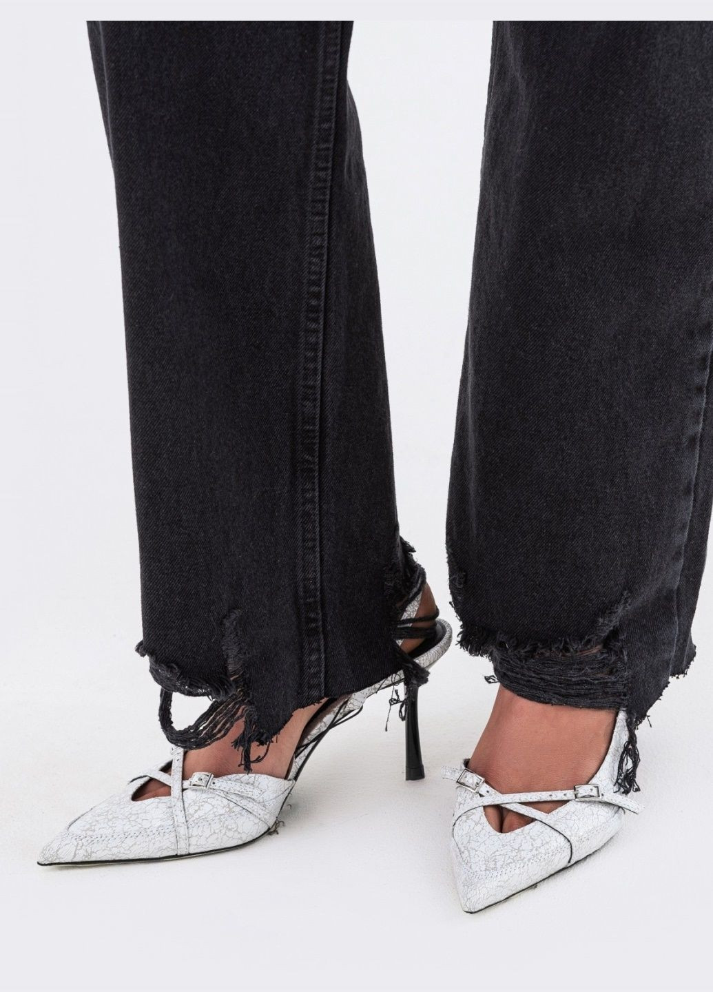 джинсы-трубы с потёртостями снизу чёрные Dressa - (287340361)