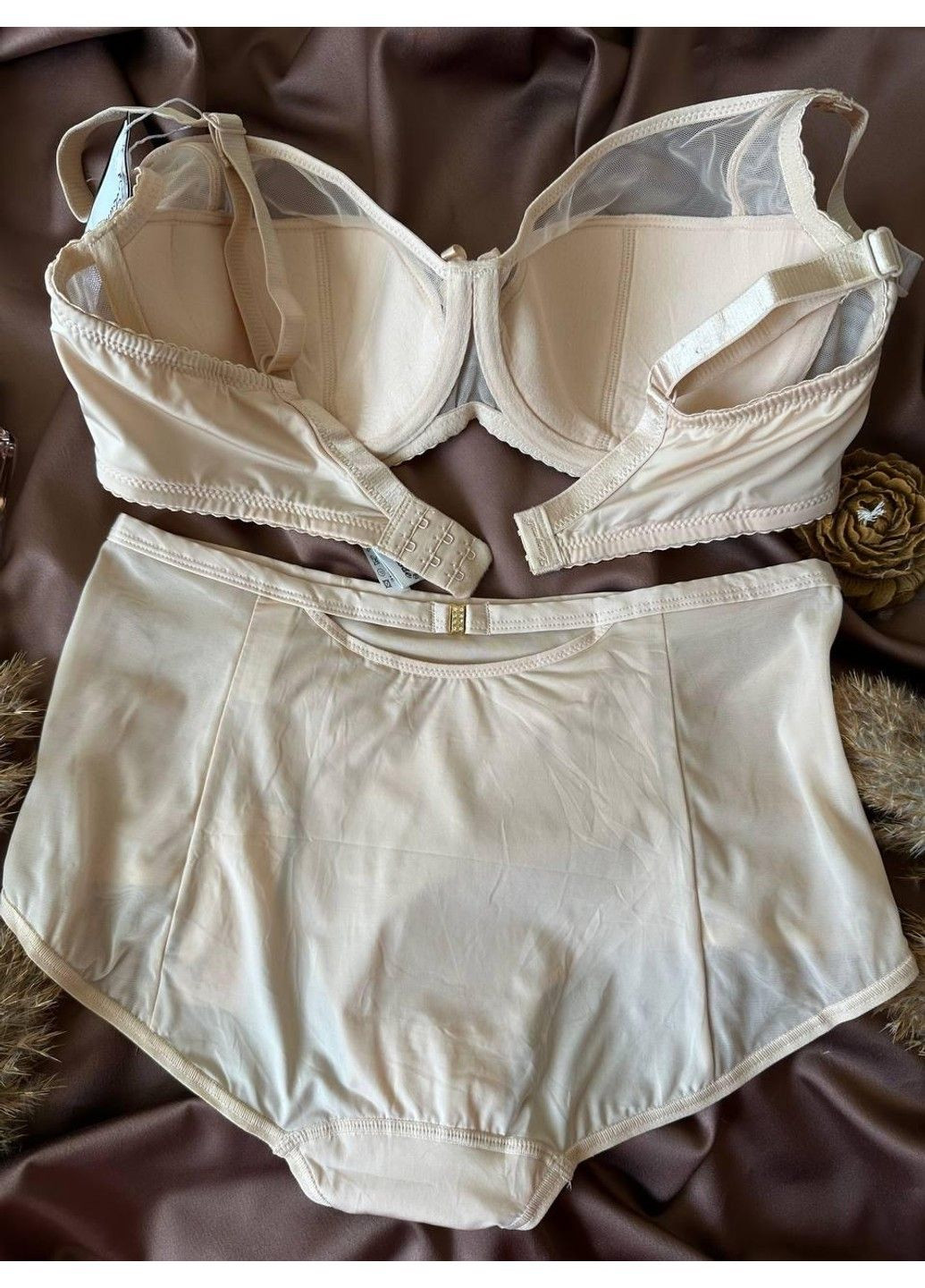 Бежевый комплект бюстгальтер + трусики слипы высокие 11848 бежевый Lanny Mode