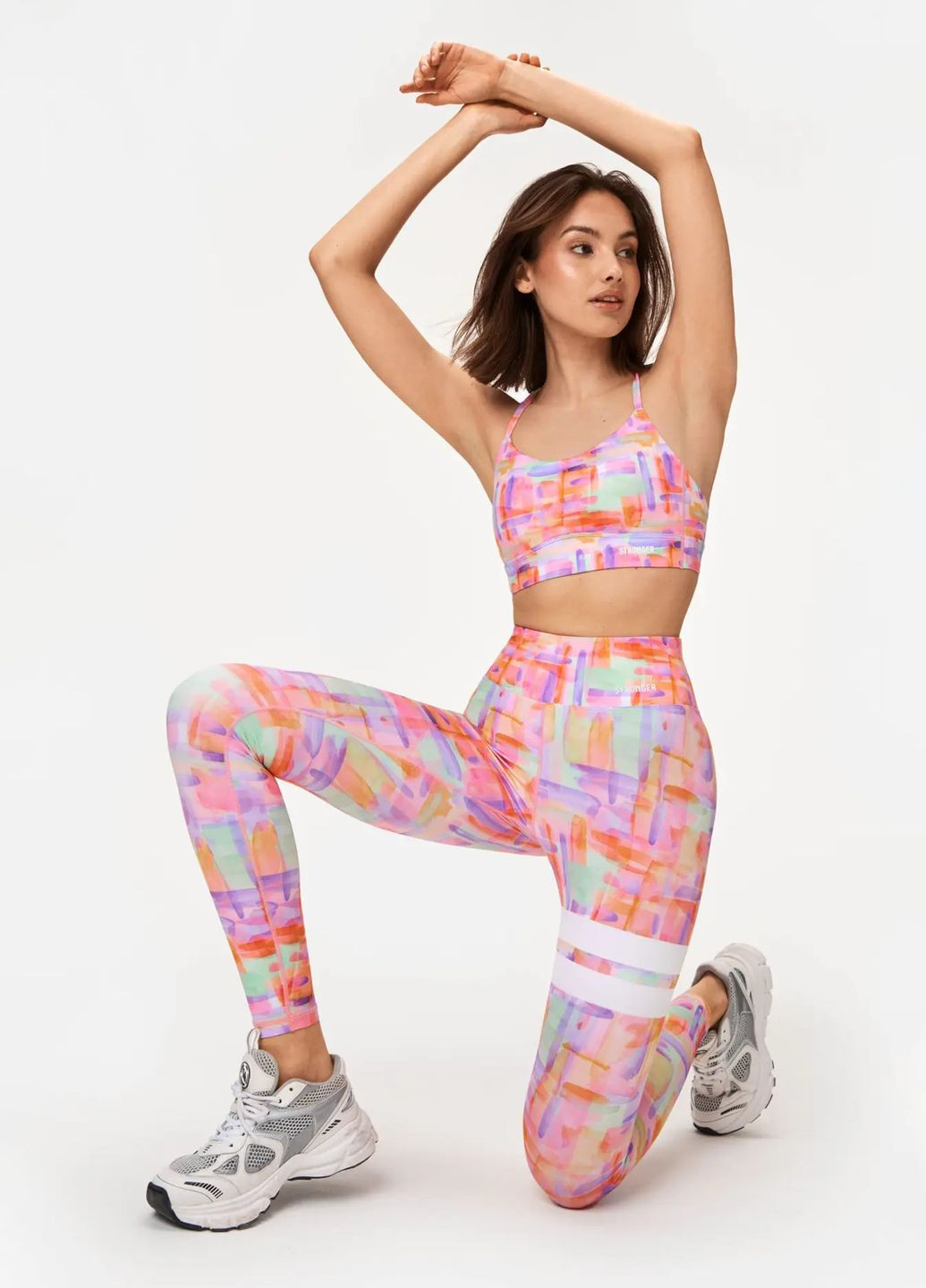 Спортивный топ в принт Stronger (322138895)