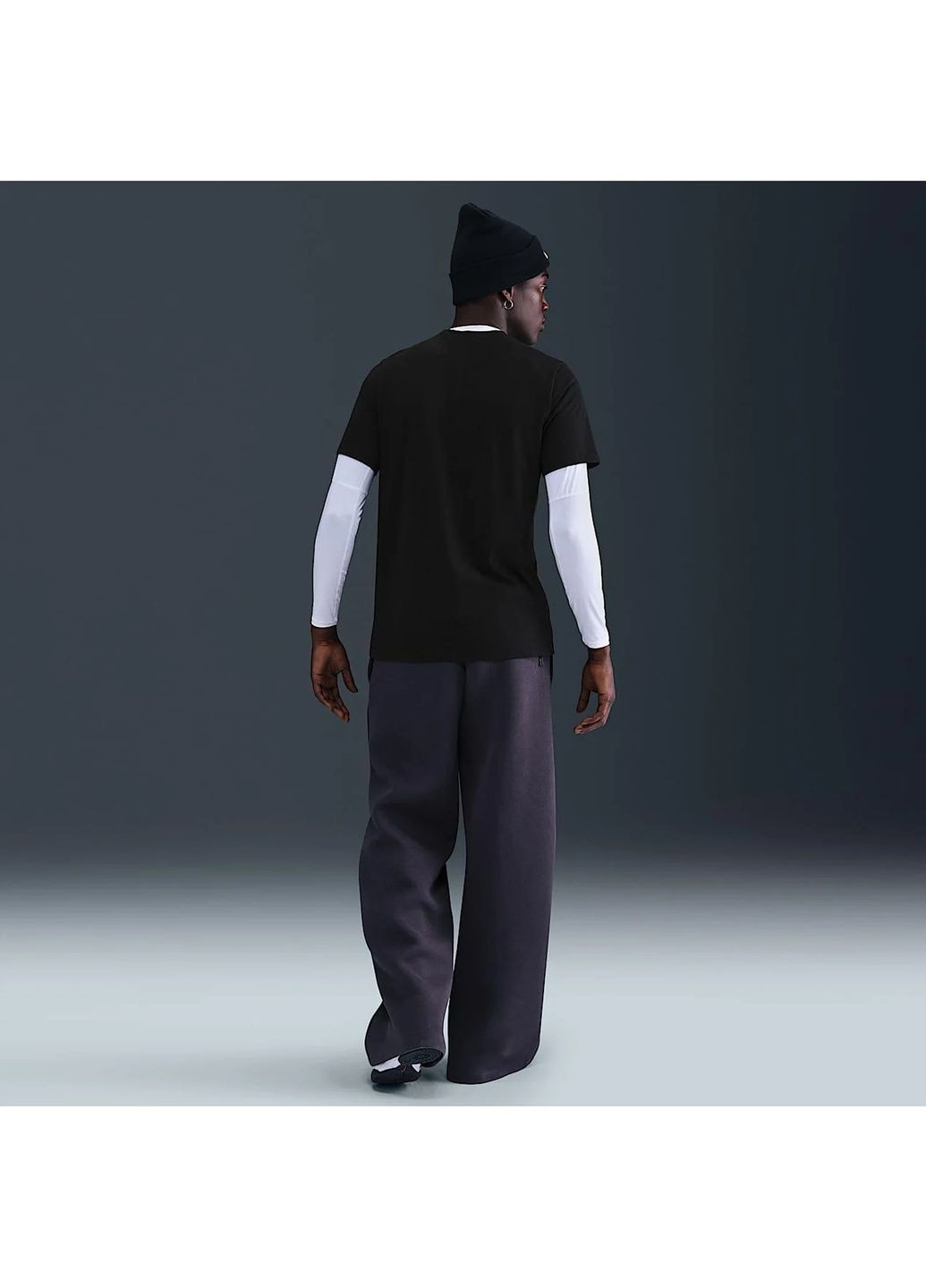 Чорна футболка чоловіча total 90 tee black Nike