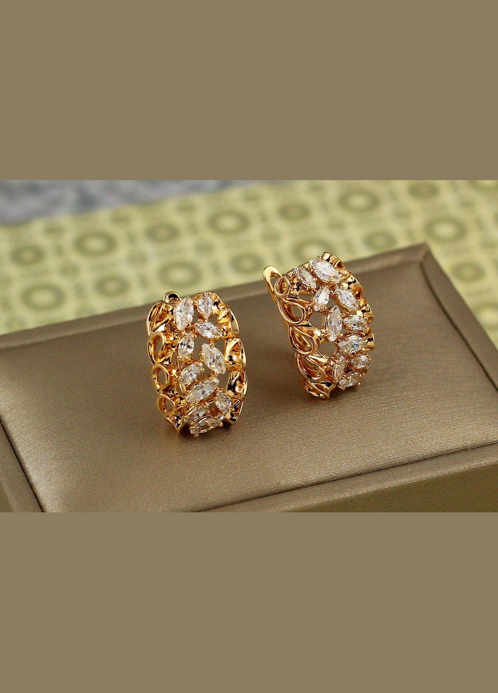 Серьги нива с белыми камнями 2 см золотистые. Xuping Jewelry (330825062)