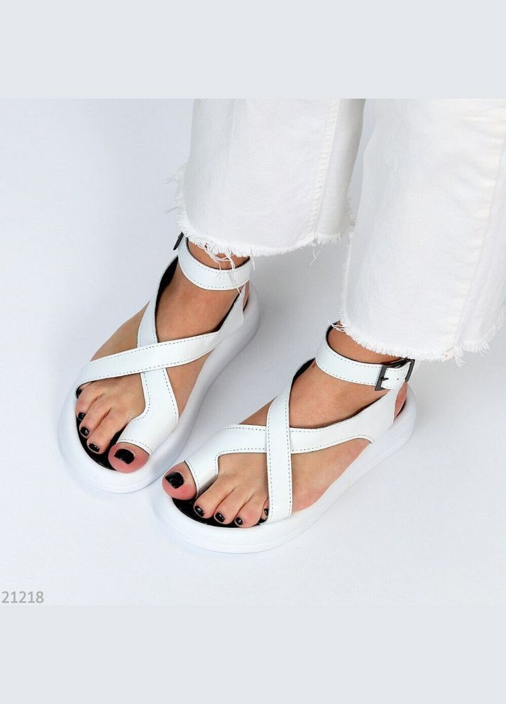 Белые белые кожаные женские босоножки Garti с ремешком