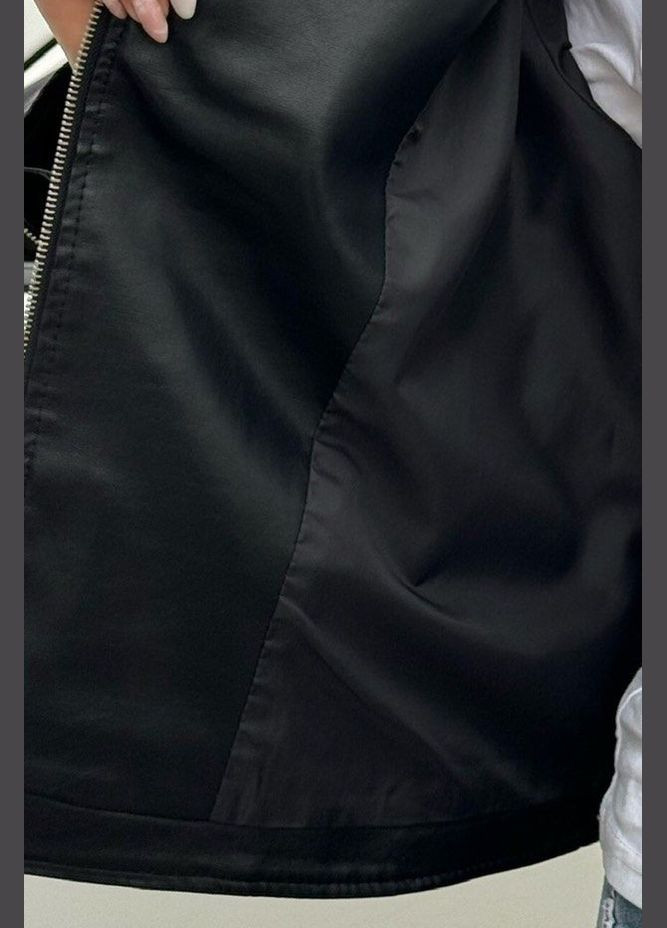 Чорна демісезонна куртка жіноча з екошкіри чорного кольору Let's Shop
