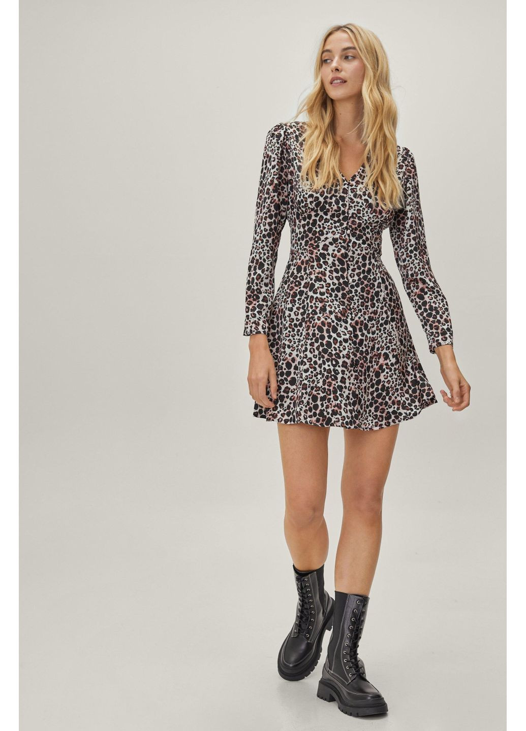 Черное платье весенне-летнее Nasty Gal