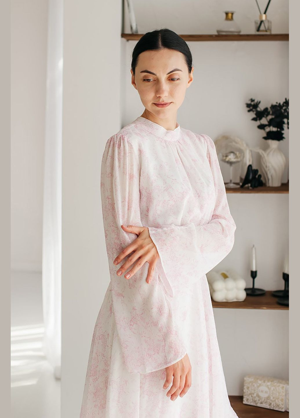 Розовое женское платье jardin из креп-шифона Lana Bryk с цветочным принтом