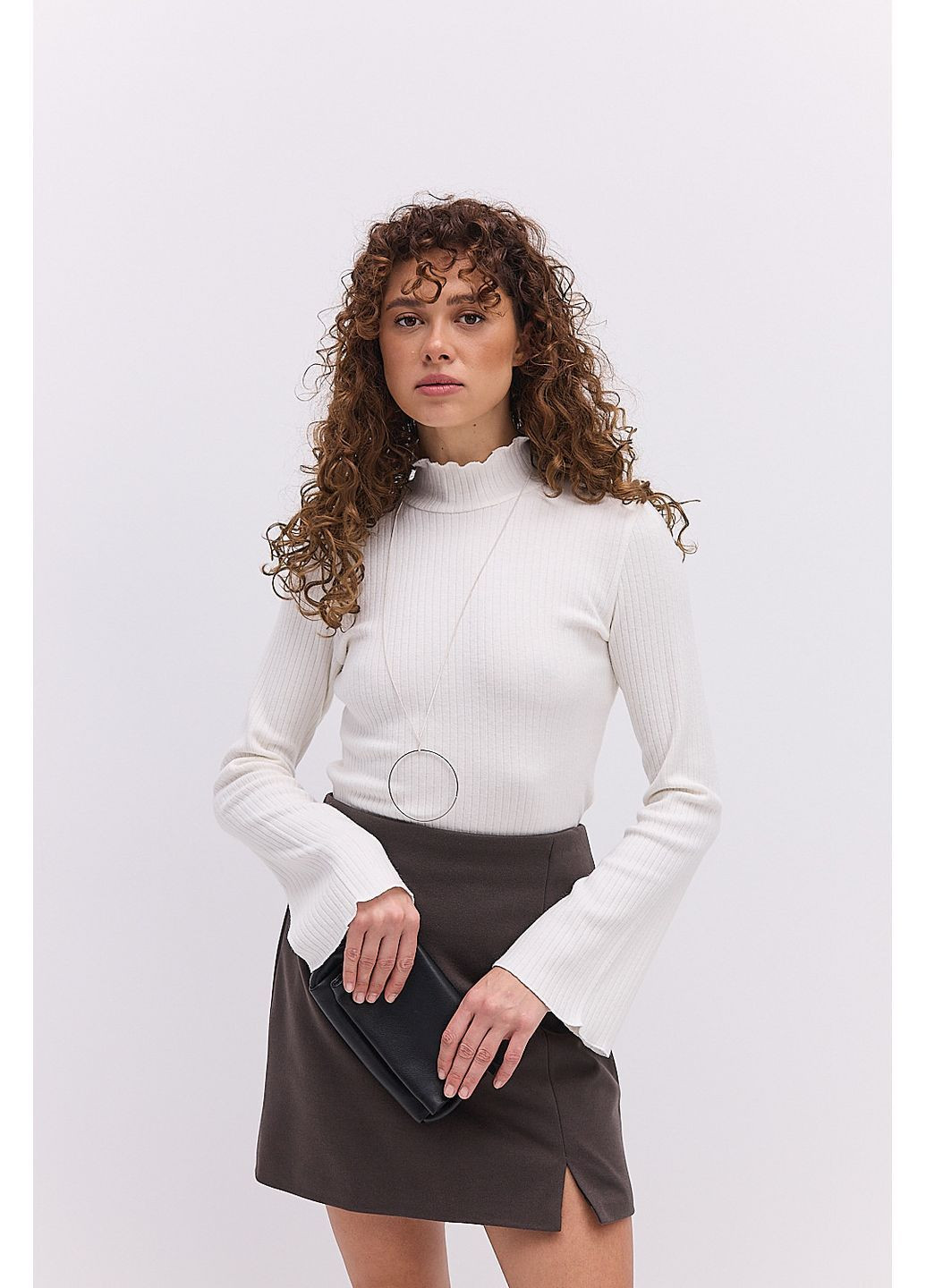 Жіночий лонгслів в рубчик коричневий з коміром-стійкою Arjen (364967632)