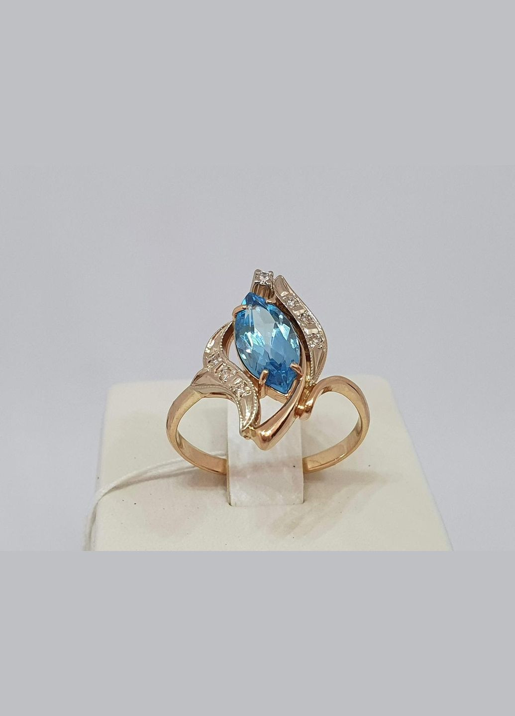 Золоте кільце з діамантами і топазом. 3022188 Гаразд (316088088)