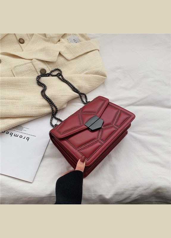 Жіноча класична сумка 631 крос-боді на товстій ланцюжку із заклепками на три відділи червона бордова No Brand (313235597)