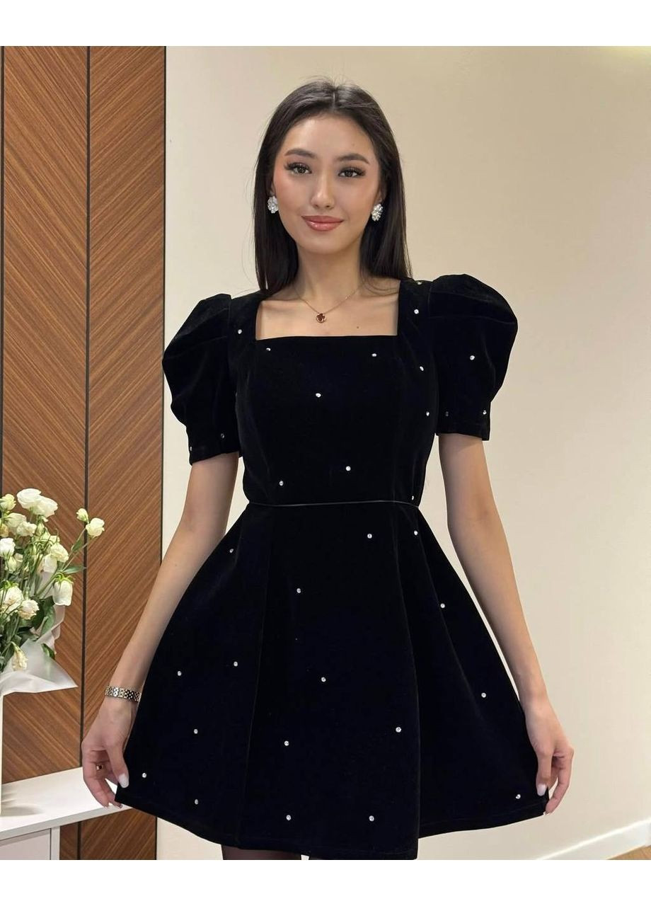 Черное праздничный стильное женское платье из бархата со стразами No Brand