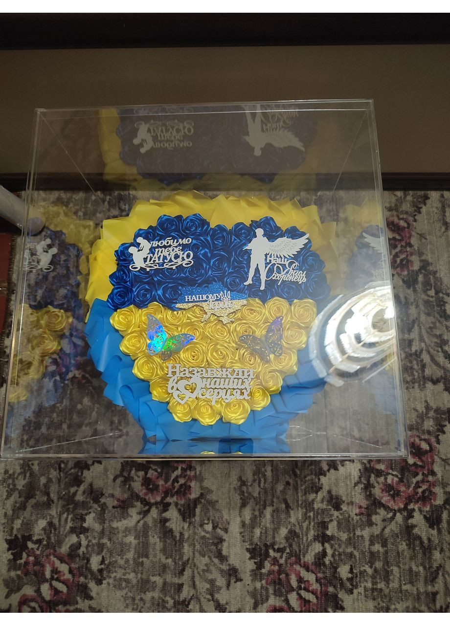 Букет из атласных лент в акриловом кубе. No Brand (368672321)