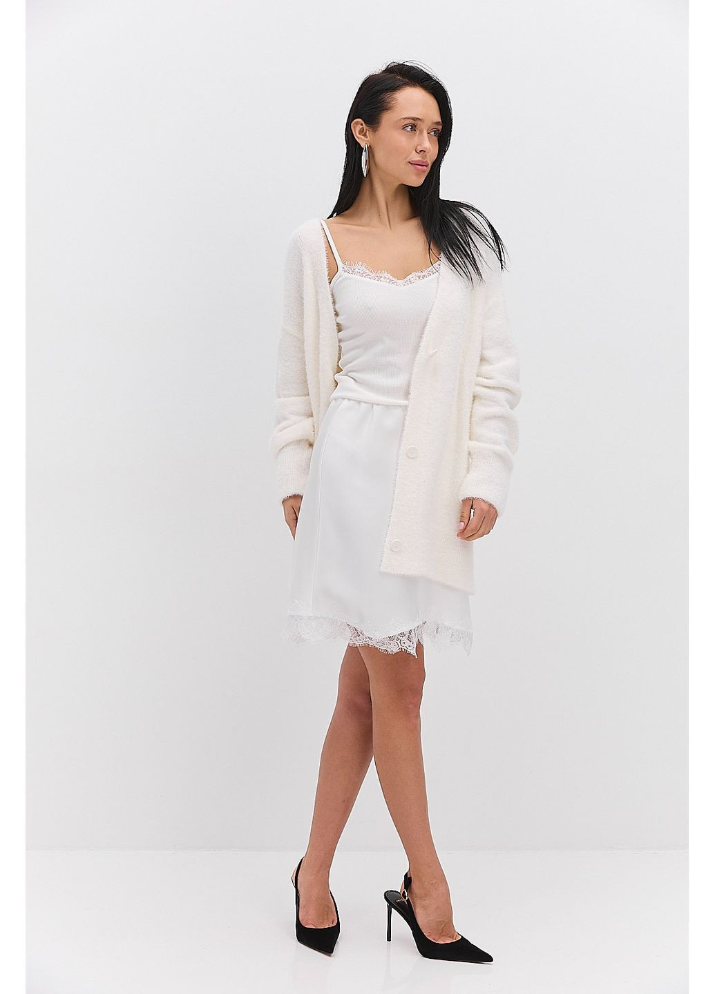 Жіноча майка з трикотажу в рубчик молочна з мереживом на декольте розмір Arjen — 373682242