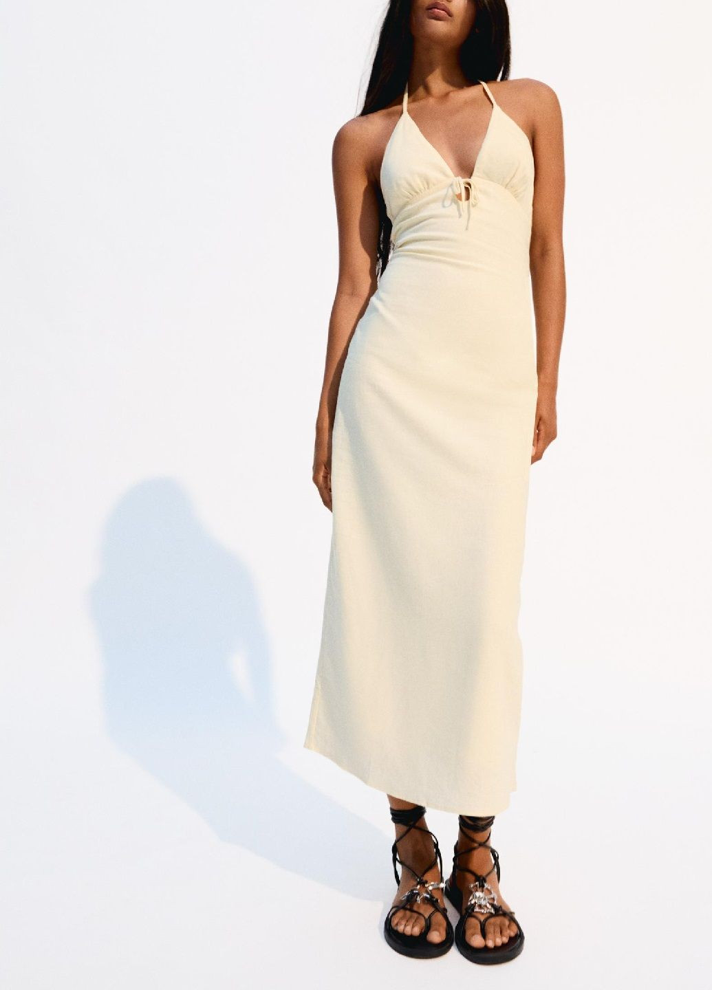 Бежевое повседневный платье Bershka однотонное