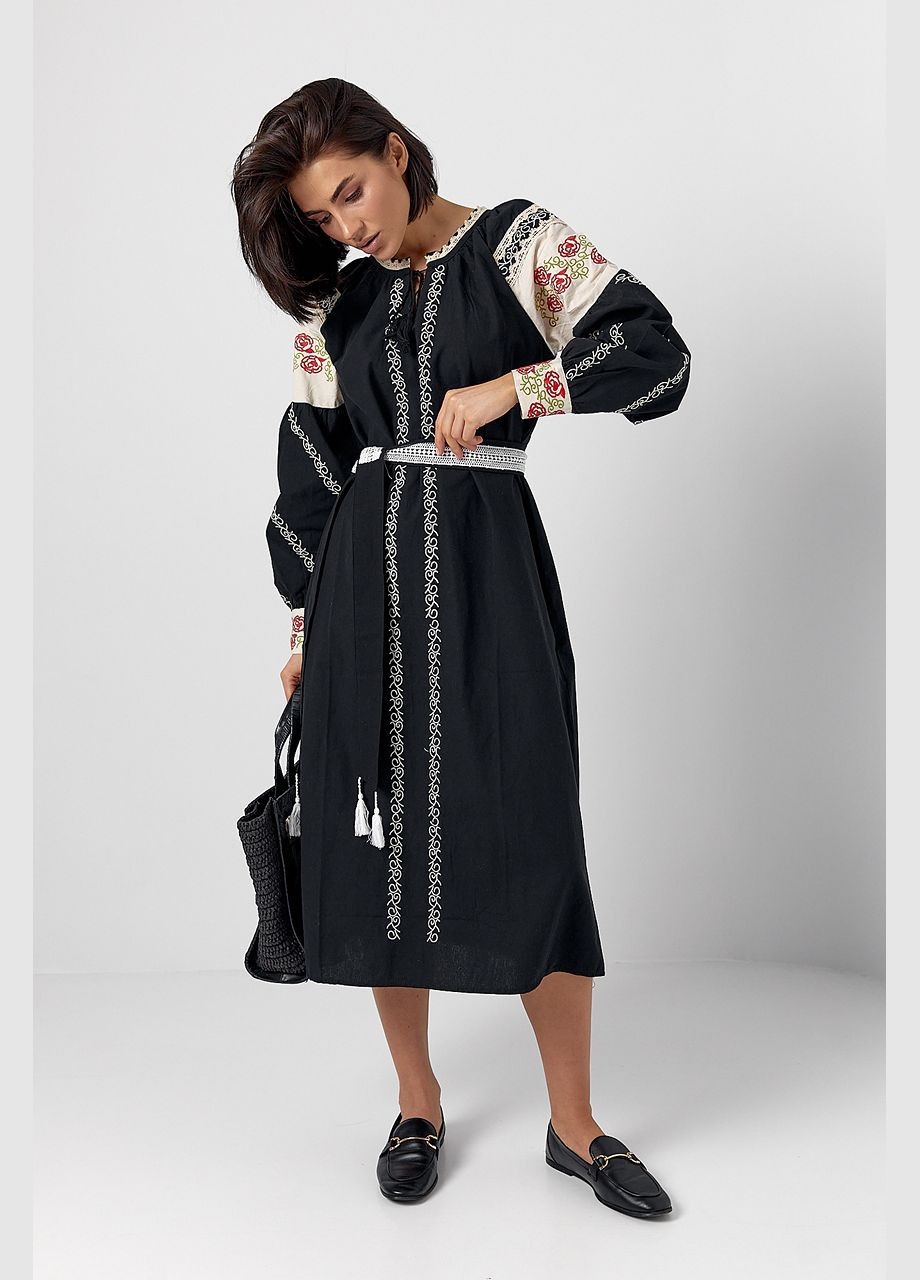 Чорна жіноча сукня міді з вишитими трояндами Lurex