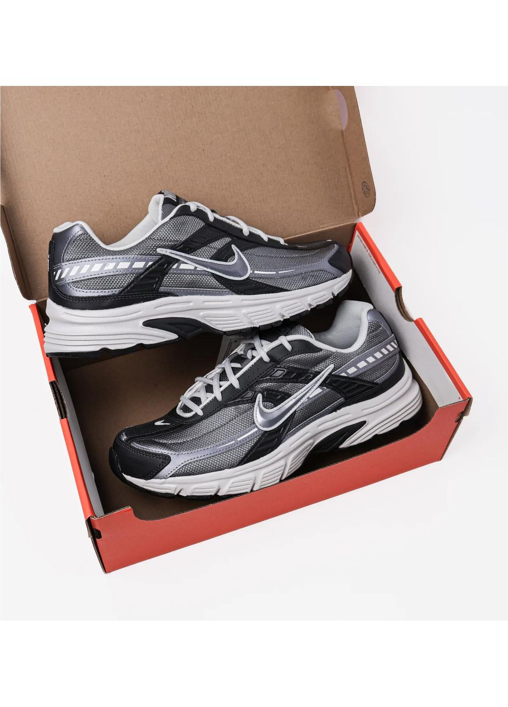 Срібні Осінні кросівки чоловічі initiator (ib3083-001) Nike