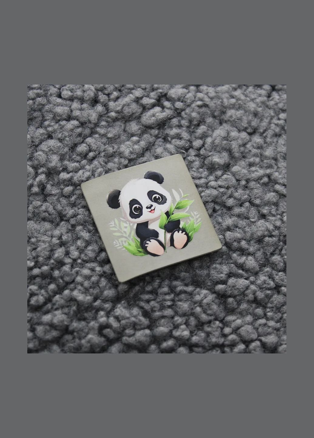 Нашивка "Панда" з листям сірого кольору (2593) No Brand (338597711)