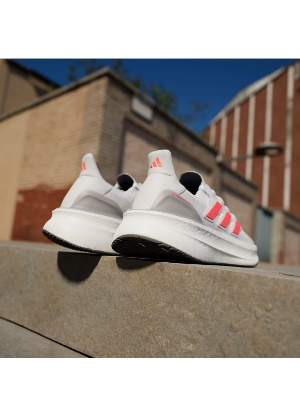 Белые кроссовки мужские ultraboost 5 performance white/grey id8818 adidas