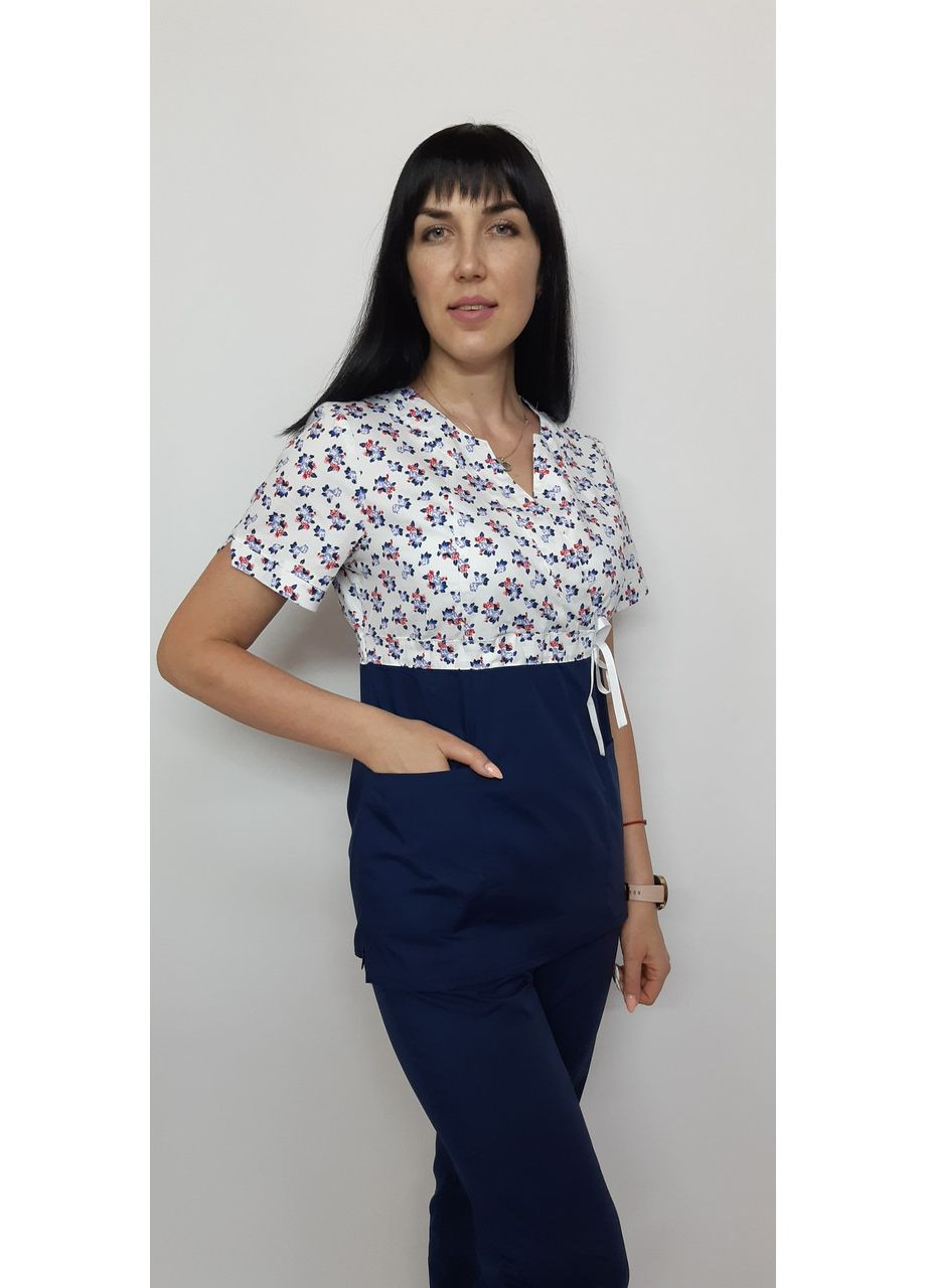 Жіночий медичний костюм принт Сакура-комбі Квіти на білому No Brand (361360018)